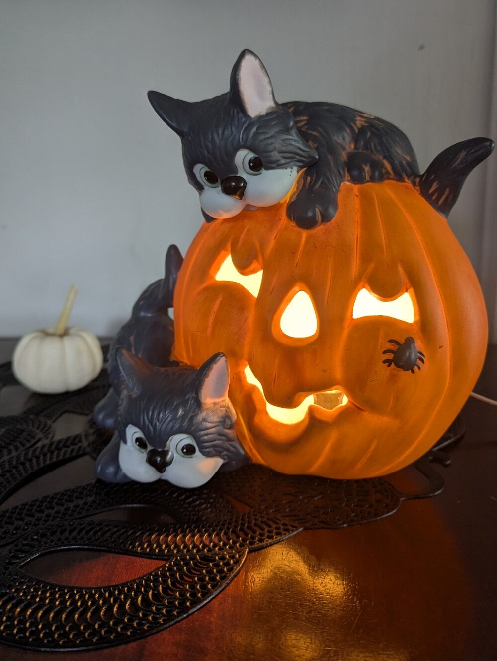 Vintage Ceramic Kittens And Pumpkin Halloween Light
